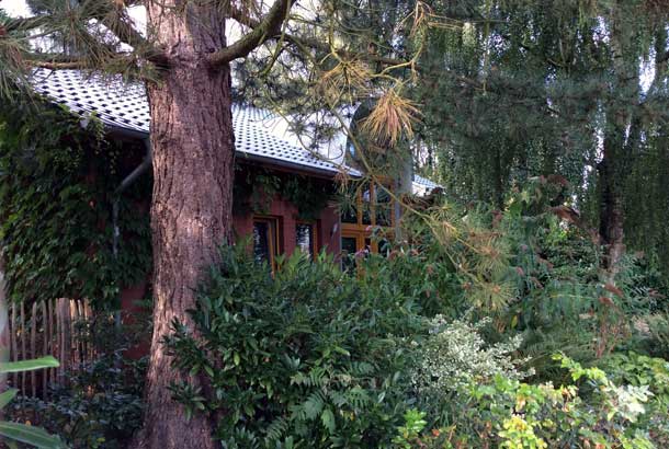 <strong>Holzrahmenhaus<span><b>view larger</b></span></strong><i>→</i>